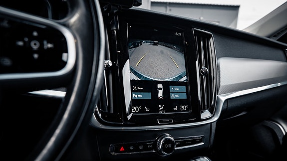 Volvo V90 Cross Country 12 of 24