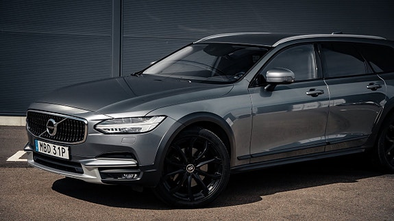 Volvo V90 Cross Country 3 of 24