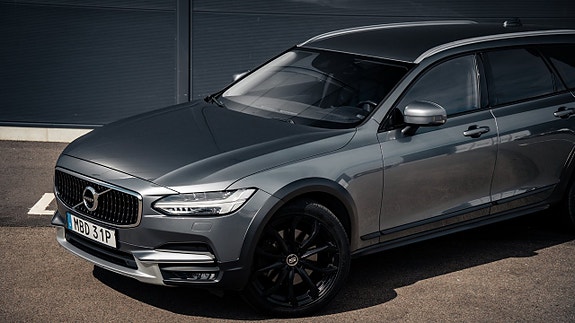 Volvo V90 Cross Country 2 of 24