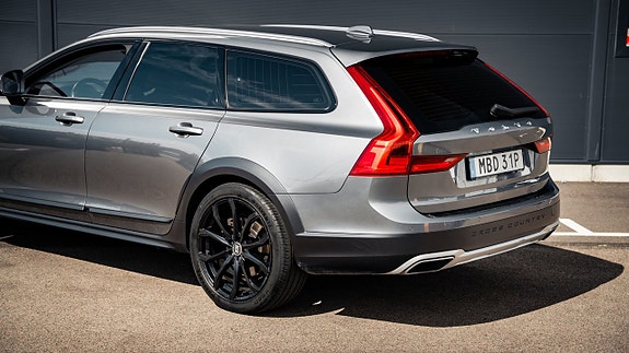 Volvo V90 Cross Country 19 of 24
