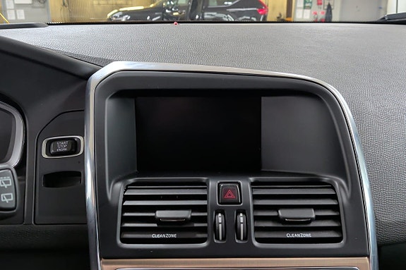 Volvo XC60 15 of 21