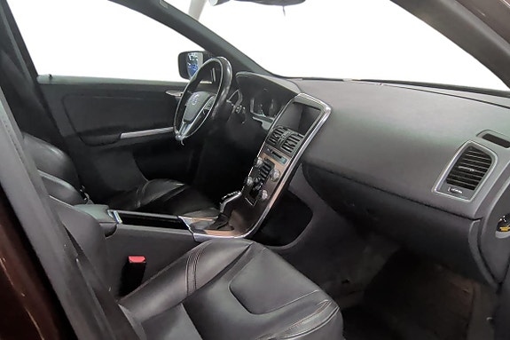 Volvo XC60 7 of 21