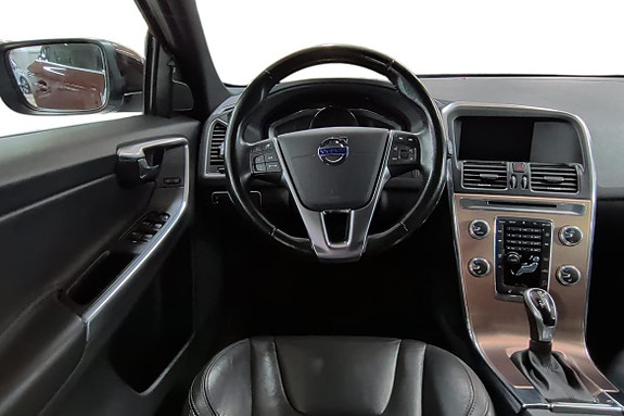 Volvo XC60 11 of 21