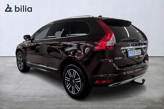 Volvo XC60 2 of 21