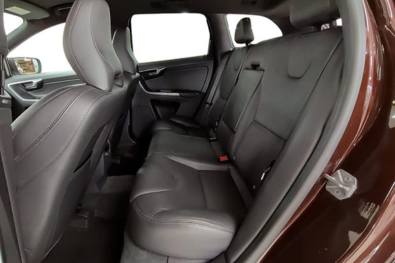 Volvo XC60 13 of 21
