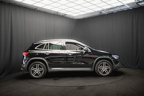 Mercedes-Benz GLA250 e 6 of 20