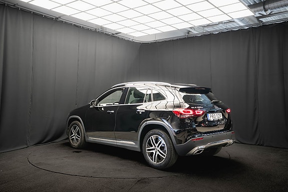Mercedes-Benz GLA250 e 9 of 20