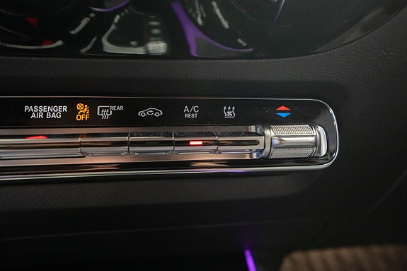 Mercedes-Benz GLA250 e 18 of 20