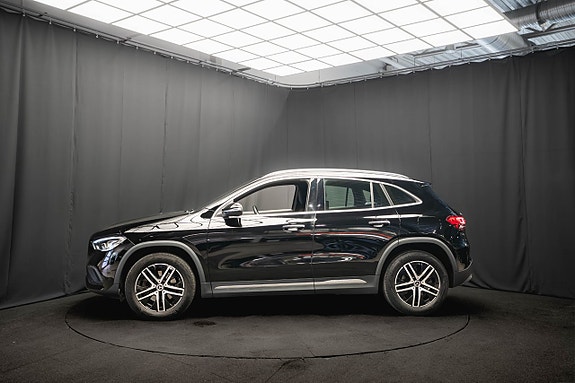 Mercedes-Benz GLA250 e 10 of 20