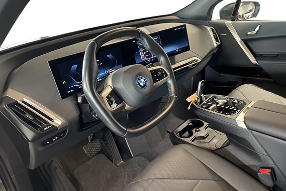 BMW iX 12 of 23