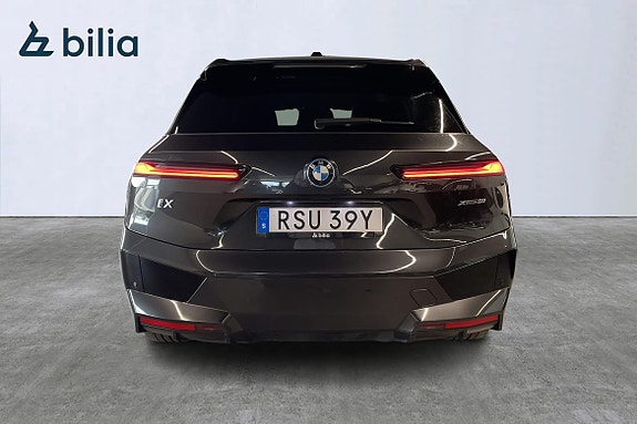 BMW iX 20 of 23
