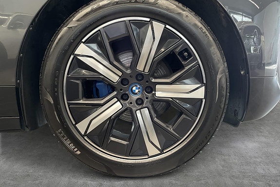 BMW iX 23 of 23
