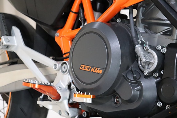 KTM 690 SMC R ABS Akrapovic 650 mil 12 of 17