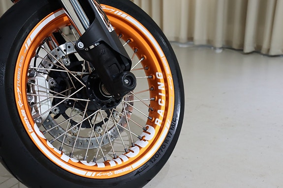 KTM 690 SMC R ABS Akrapovic 650 mil 10 of 17