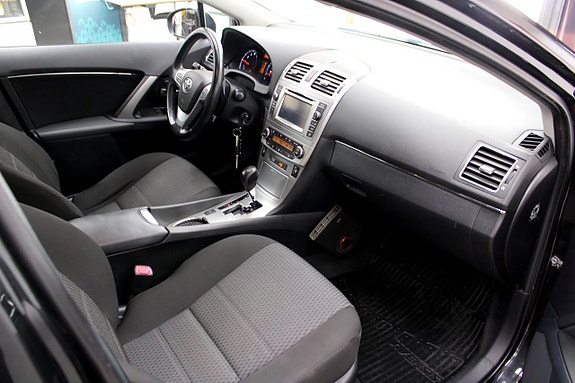 Toyota Avensis 17 of 22