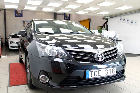 Toyota Avensis 4 of 22
