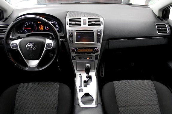 Toyota Avensis 9 of 22