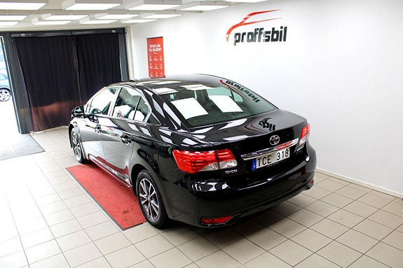 Toyota Avensis 8 of 22