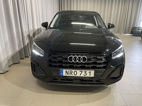 Audi Q2 2 of 19