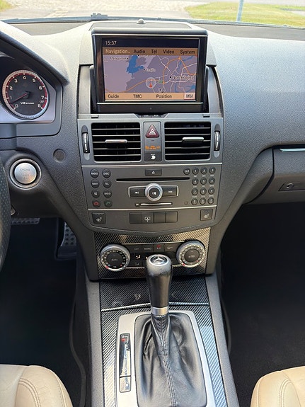 Mercedes-Benz C63 7 of 11