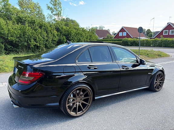 Mercedes-Benz C63 3 of 11