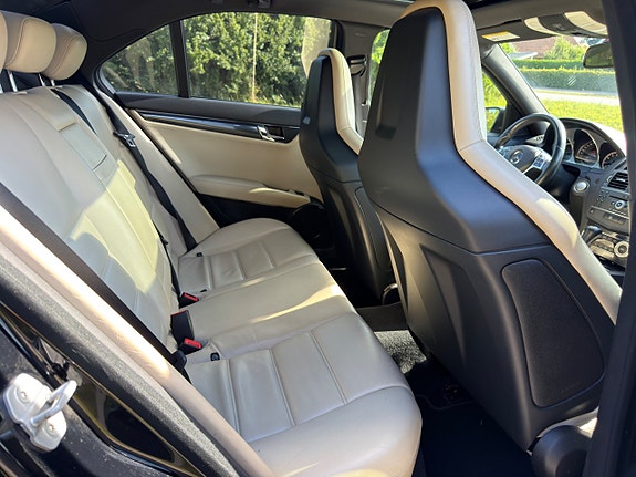 Mercedes-Benz C63 10 of 11