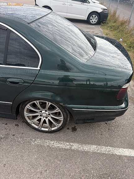 BMW 523i 4 of 20