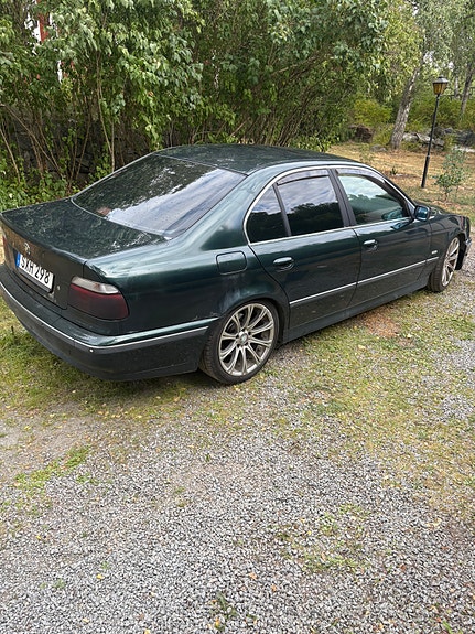 BMW 523i 3 of 20