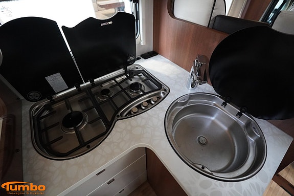 LMC T712 2xAC Alde Solcell 7 of 21