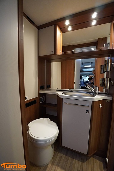 LMC T712 2xAC Alde Solcell 10 of 21