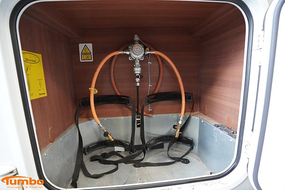 LMC T712 2xAC Alde Solcell 18 of 21
