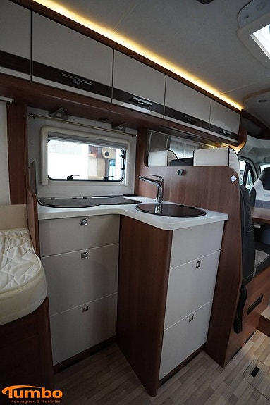 LMC T712 2xAC Alde Solcell 6 of 21