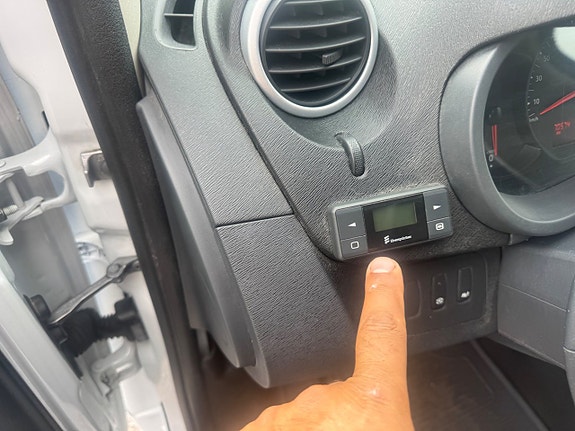 Renault Kangoo Express 8 of 13
