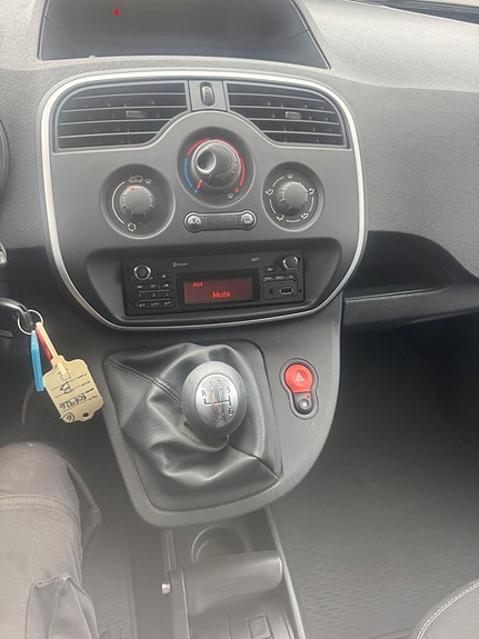 Renault Kangoo Express 13 of 13