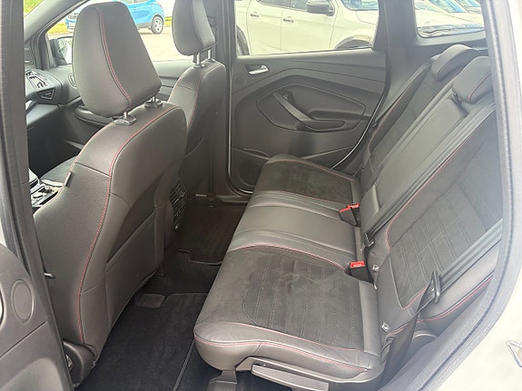 Ford Kuga 17 of 20