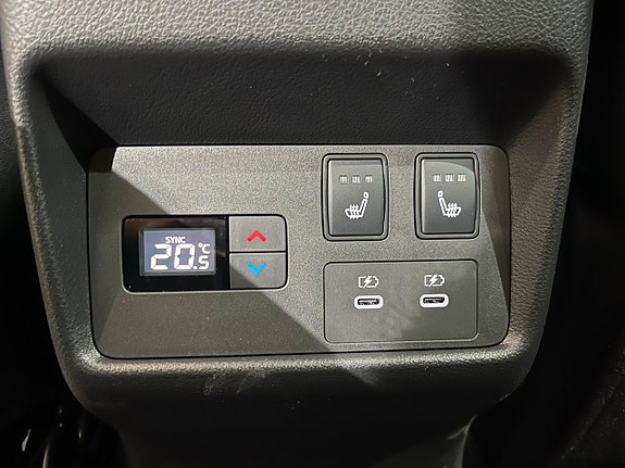 Nissan X-Trail 10 of 12