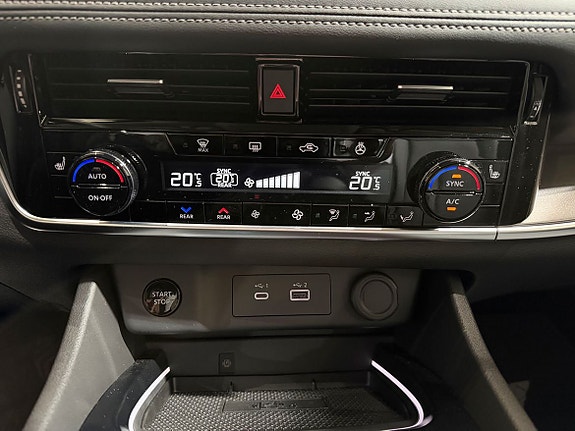 Nissan X-Trail 11 of 17