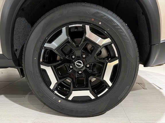 Nissan X-Trail 17 of 17