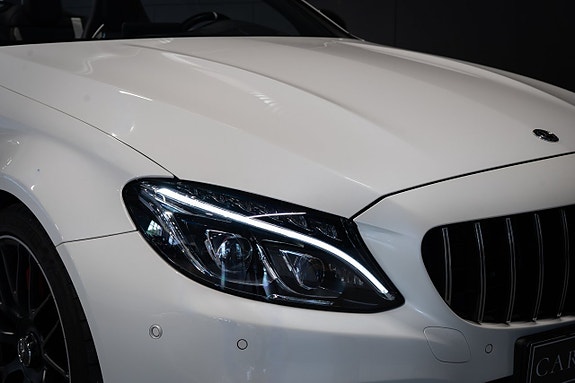 Mercedes-Benz C63 10 of 24