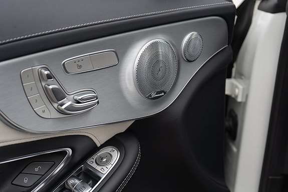 Mercedes-Benz C63 16 of 24