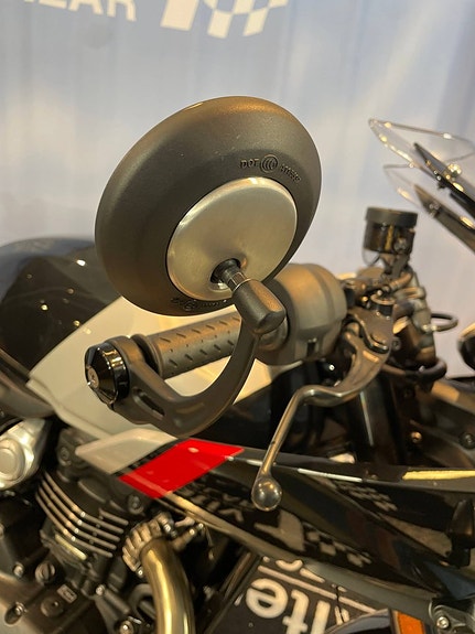 Triumph THRUXTON 400 15 of 17