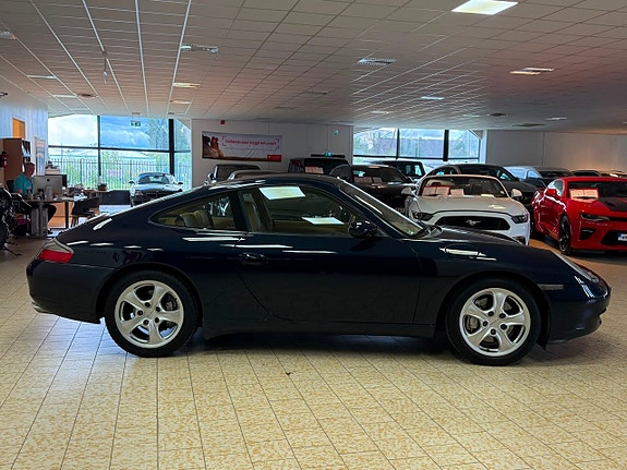 Porsche 911 Carrera 4 8 of 26