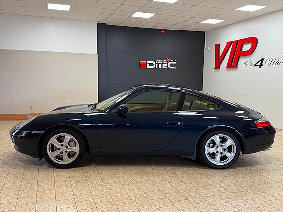 Porsche 911 Carrera 4 4 of 26