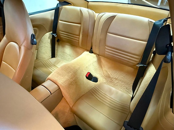Porsche 911 Carrera 4 16 of 26