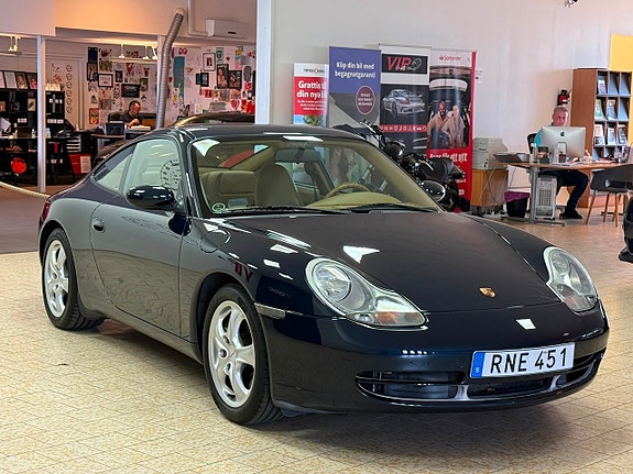 Porsche 911 Carrera 4 9 of 26
