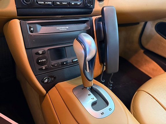 Porsche 911 Carrera 4 20 of 26