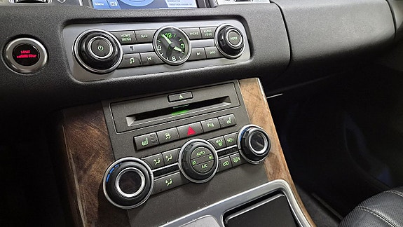 Land Rover Range Rover Sport 17 of 27