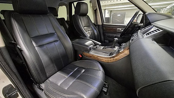 Land Rover Range Rover Sport 18 of 27