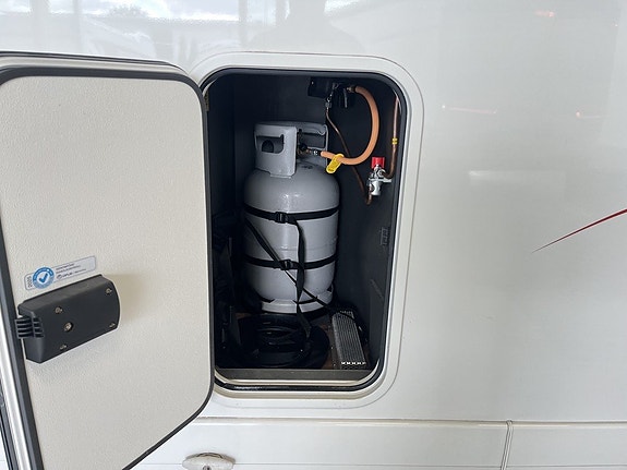 Kabe TMX 780 LT (Aut 9 vxl+177hk+ALDE+Litium+Solcell+Långbädd) 8 of 30