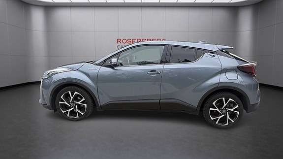 Toyota C-HR 2 of 14